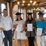 Zweiter von links Bürgermeister Jörg Rüddenklau und rechts Isabel Lopez-Ruiz, Leiterin des kommunalen Fachamtes Kindertageseinrichtungen. Foto: Gerd Keim