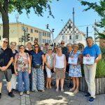 Überreichung einer Petition gegen die Erhöhung der Grundsteuer. Foto: Stadt Griesheim
