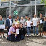 Die Riedstädter Gewinner des Stadtradelns mit Bürgermeister Marcus Kretschmann (4.v.li.) und Koordinatorin Sandra Seum (rechts). Foto: Stadt Riedstadt