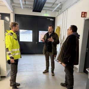 Besuch auf dem Bauhof: Marcus Heß, Bürgermeister Niklas Gehnich und Uwe Köhres. Foto: PSW
